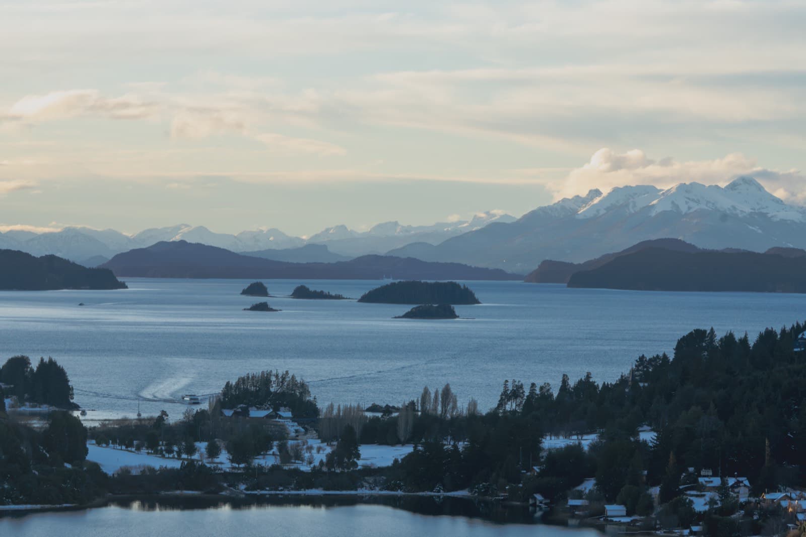 Bluebird ski trips in the mountains